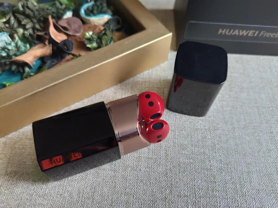 Huawei-FreeBuds-Lipstick