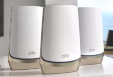 Orbi Extender Flashing White